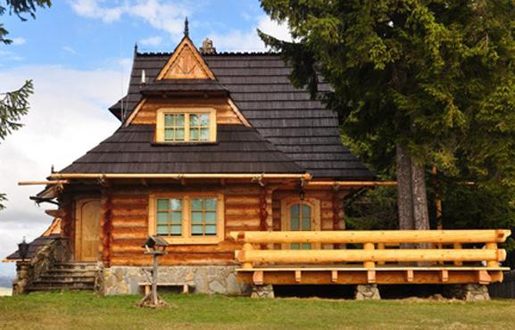 Бревенчатый деревянный дом фото